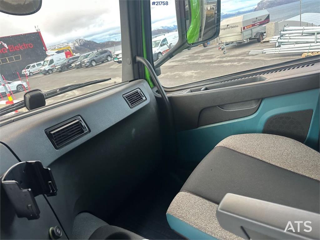 Volvo FM450 box truck 6x2 w/ full side opening, 2 zone u