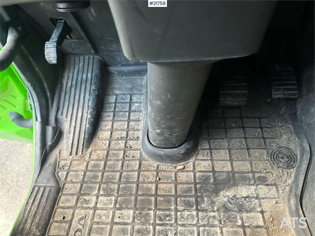 Volvo FM450 box truck 6x2 w/ full side opening, 2 zone u