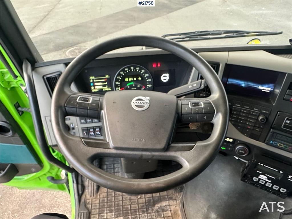 Volvo FM450 box truck 6x2 w/ full side opening, 2 zone u