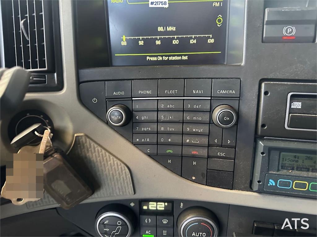 Volvo FM450 box truck 6x2 w/ full side opening, 2 zone u