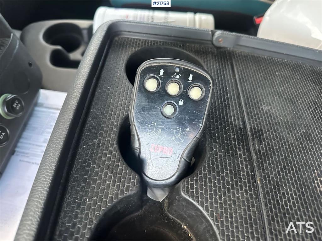 Volvo FM450 box truck 6x2 w/ full side opening, 2 zone u