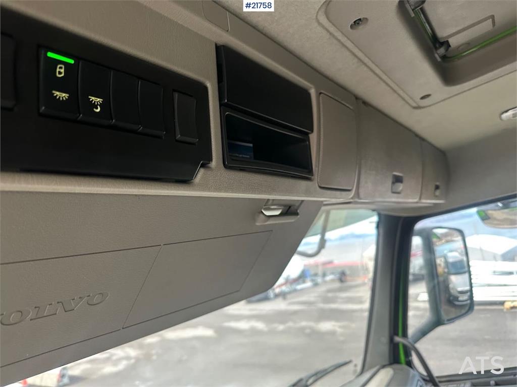 Volvo FM450 box truck 6x2 w/ full side opening, 2 zone u