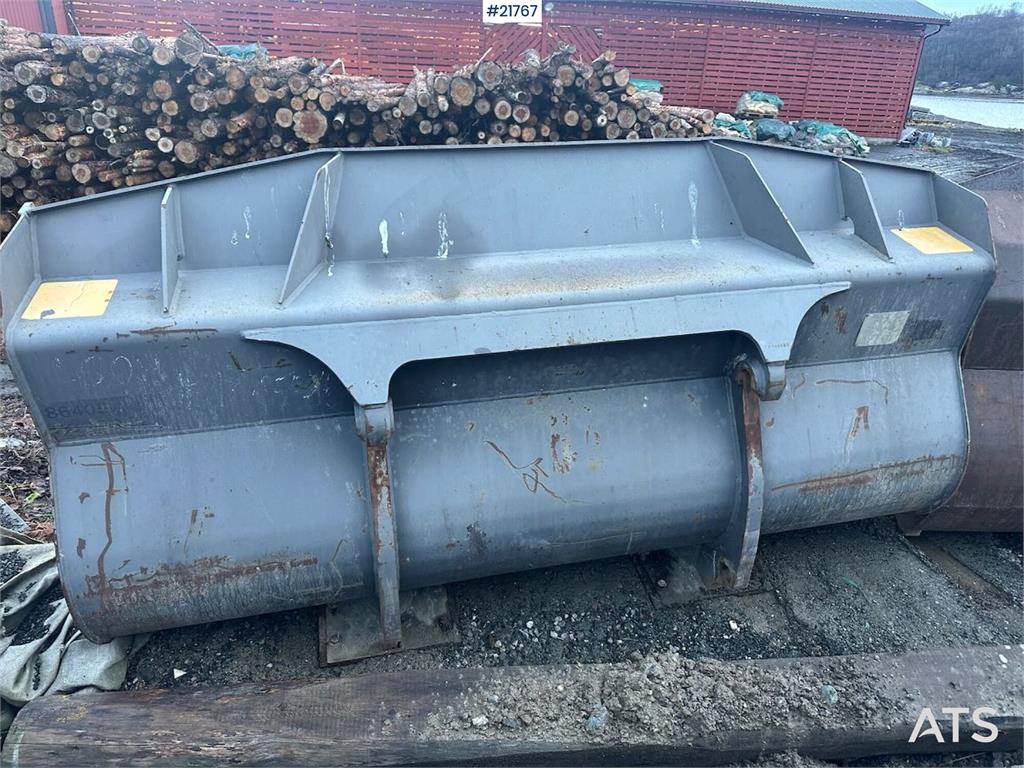 Volvo L90F wheel loader w/ Volvo gravel bucket. WATCH VI