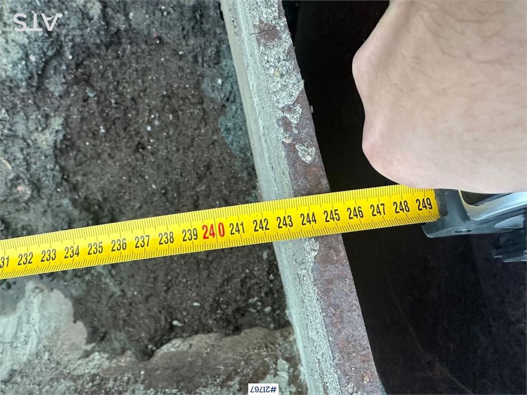 Volvo L90F wheel loader w/ Volvo gravel bucket. WATCH VI