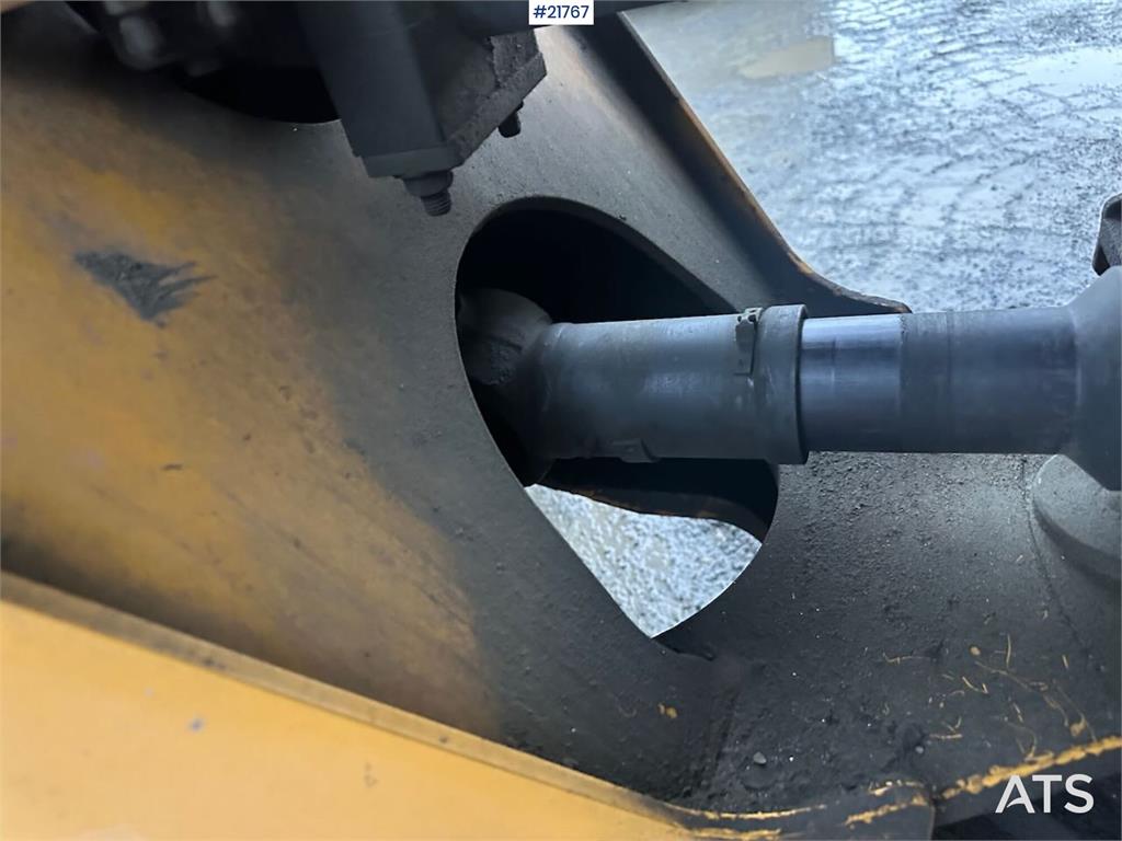 Volvo L90F wheel loader w/ Volvo gravel bucket. WATCH VI