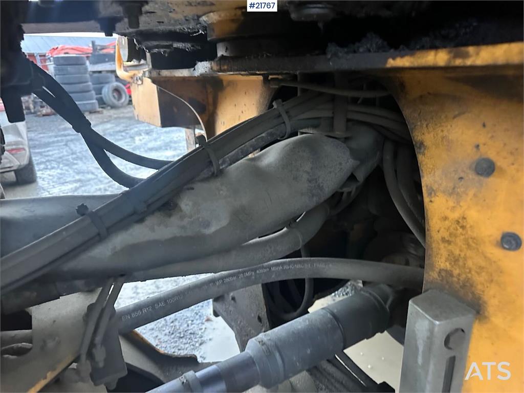 Volvo L90F wheel loader w/ Volvo gravel bucket. WATCH VI