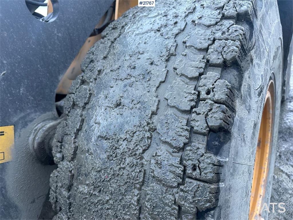 Volvo L90F wheel loader w/ Volvo gravel bucket. WATCH VI