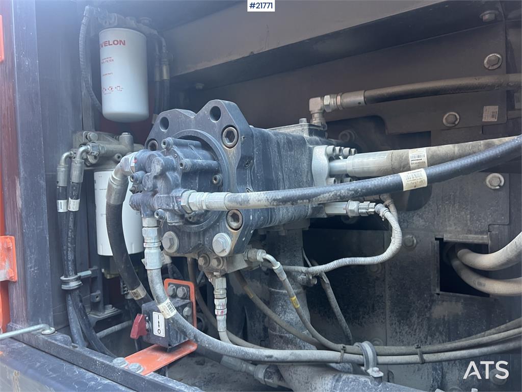 Doosan Dx300lc-5 Gravemaskin m/ rototilt og pusseskuffe