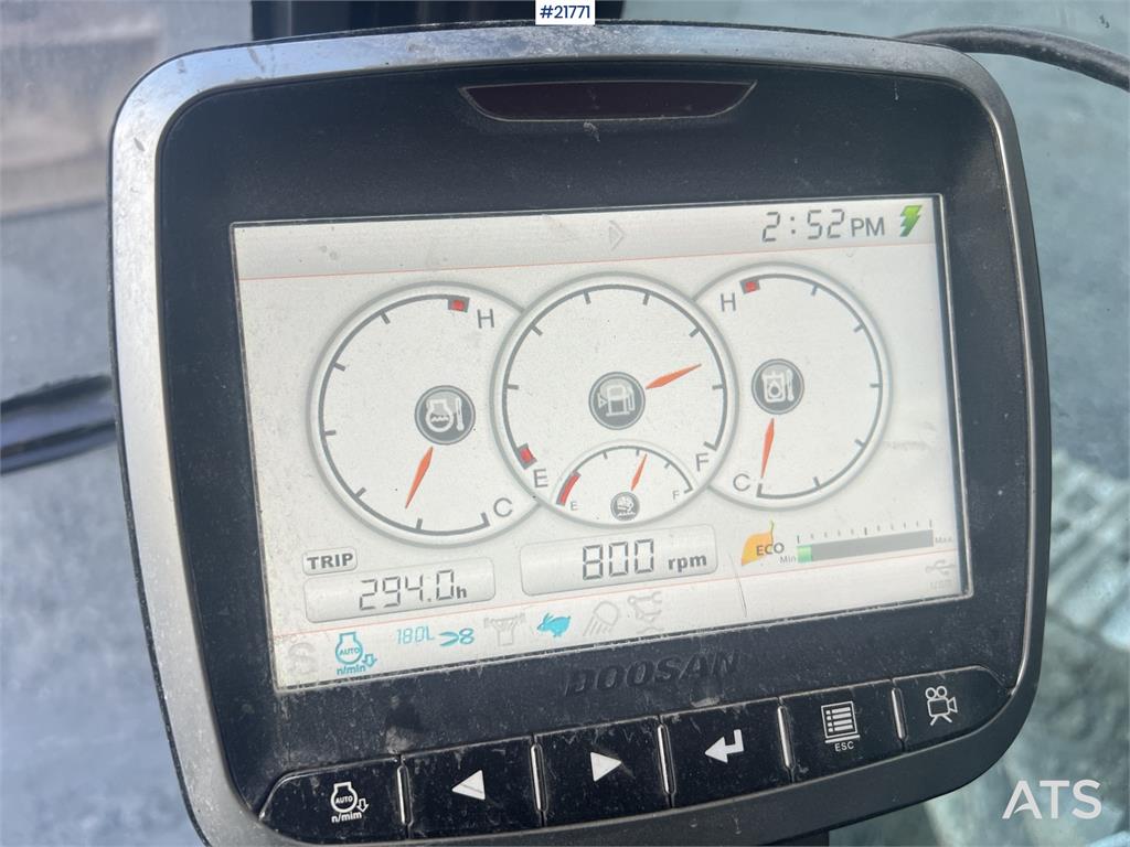 Doosan Dx300lc-5 Gravemaskin m/ rototilt og pusseskuffe