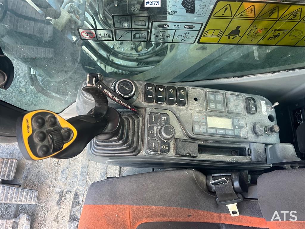 Doosan Dx300lc-5 Gravemaskin m/ rototilt og pusseskuffe