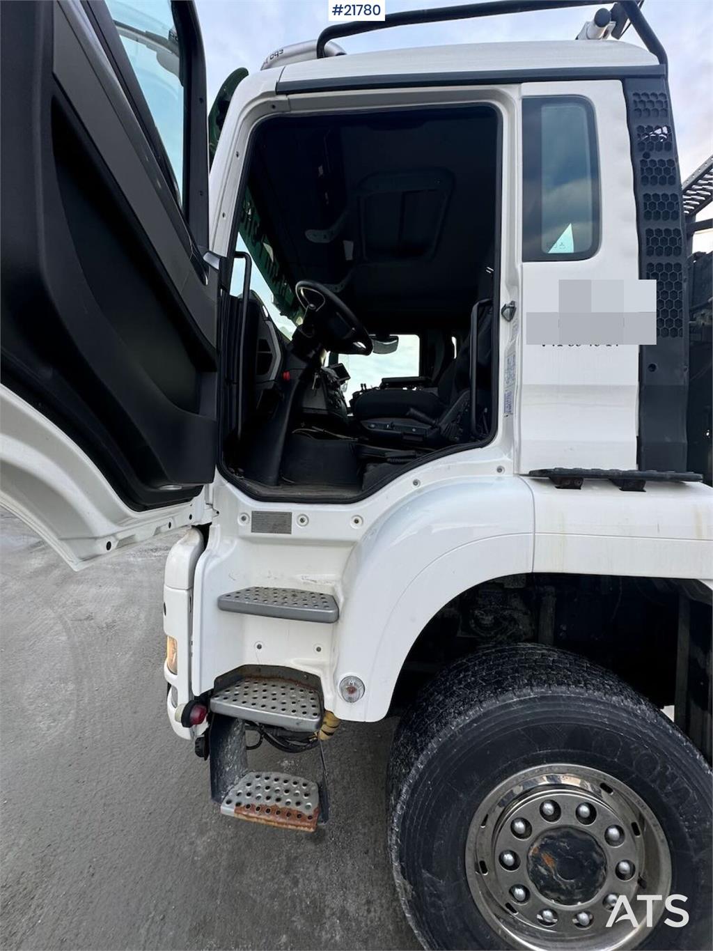 MAN TGS 28.480 6x4 – Hook lift truck with snow plow se