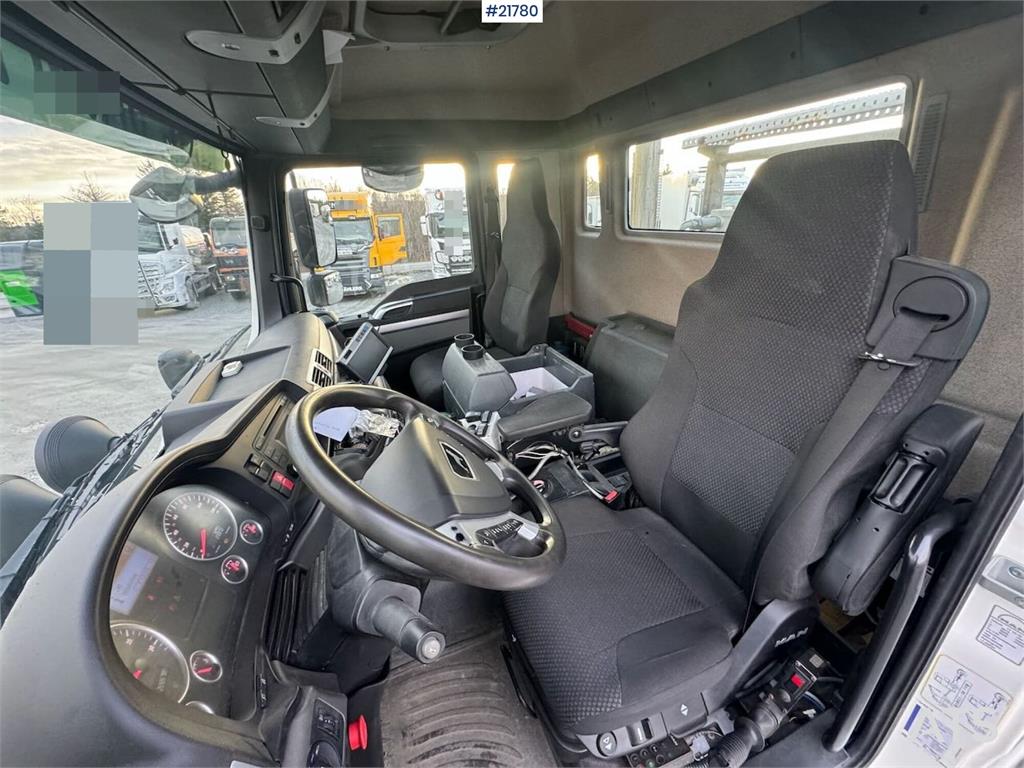 MAN TGS 28.480 6x4 – Hook lift truck with snow plow se