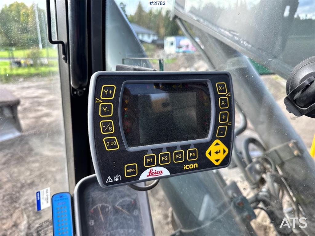 Volvo EC250 w/ Rototilt, GPS and 2 buckets.