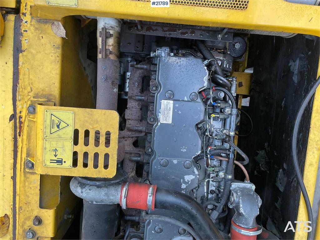 New Holland Kobelco E 265 with flap excavator bucket