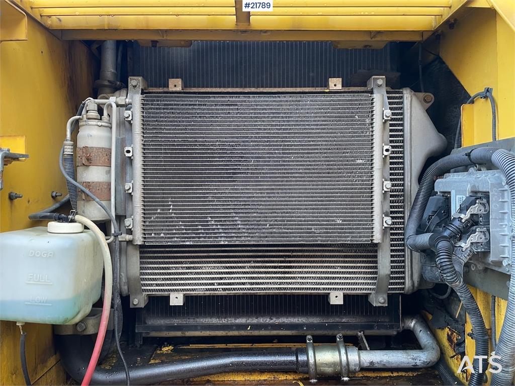 New Holland Kobelco E 265 with flap excavator bucket