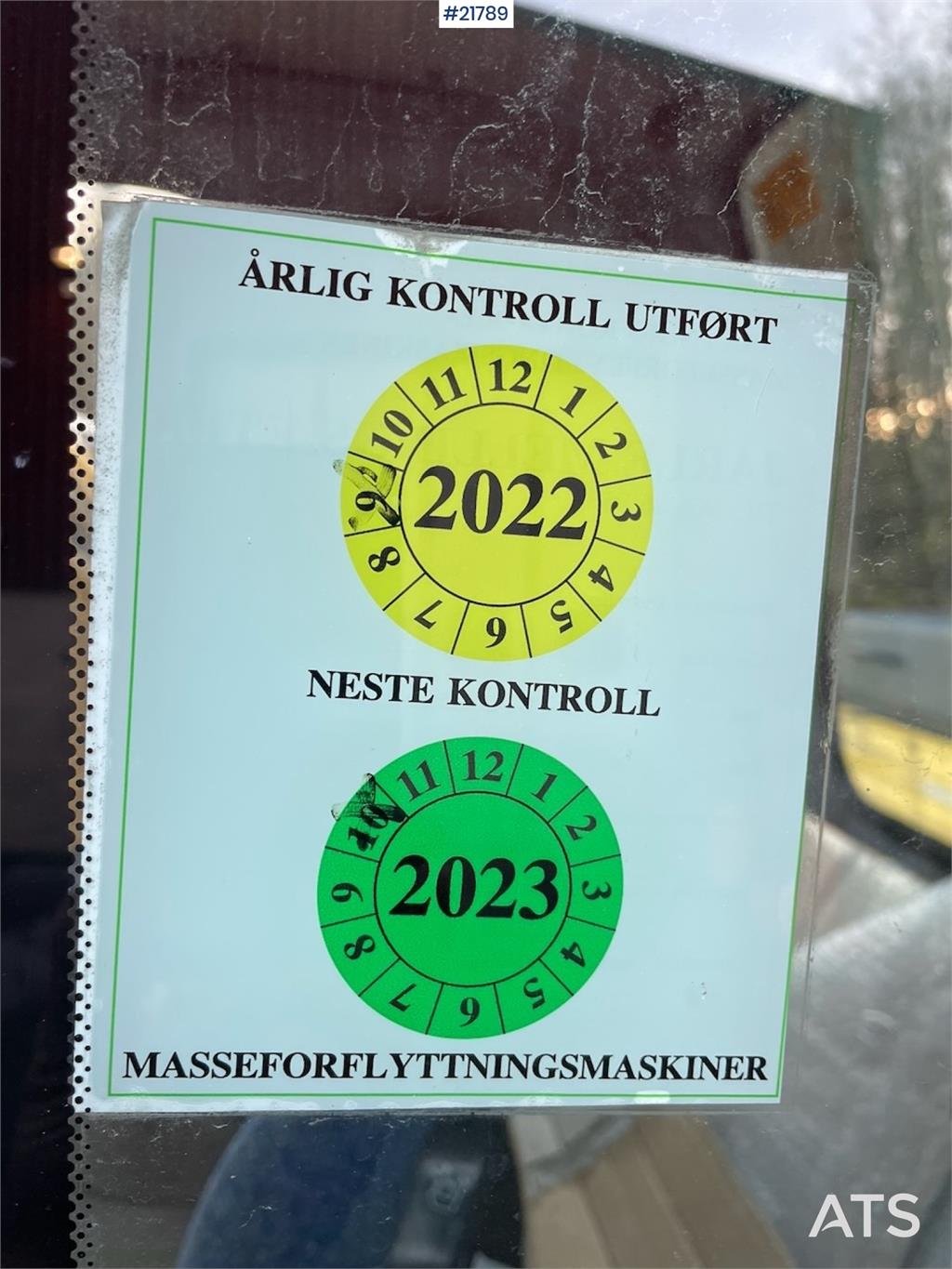 New Holland Kobelco E 265 with flap excavator bucket