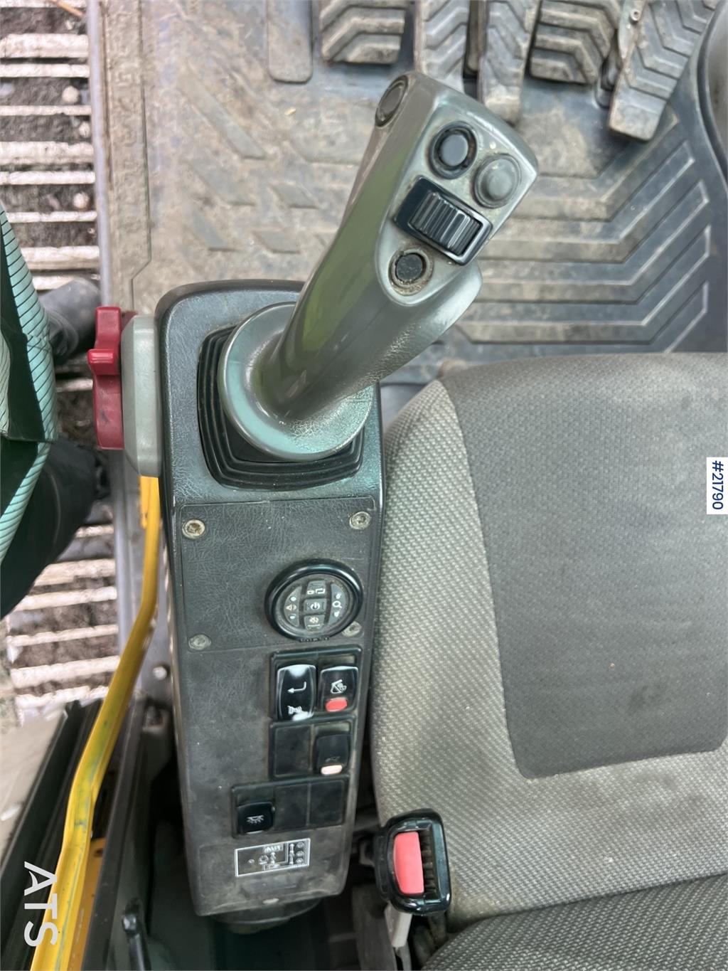 Volvo ec210cl excavator w/ rototilt, sanding bucket and