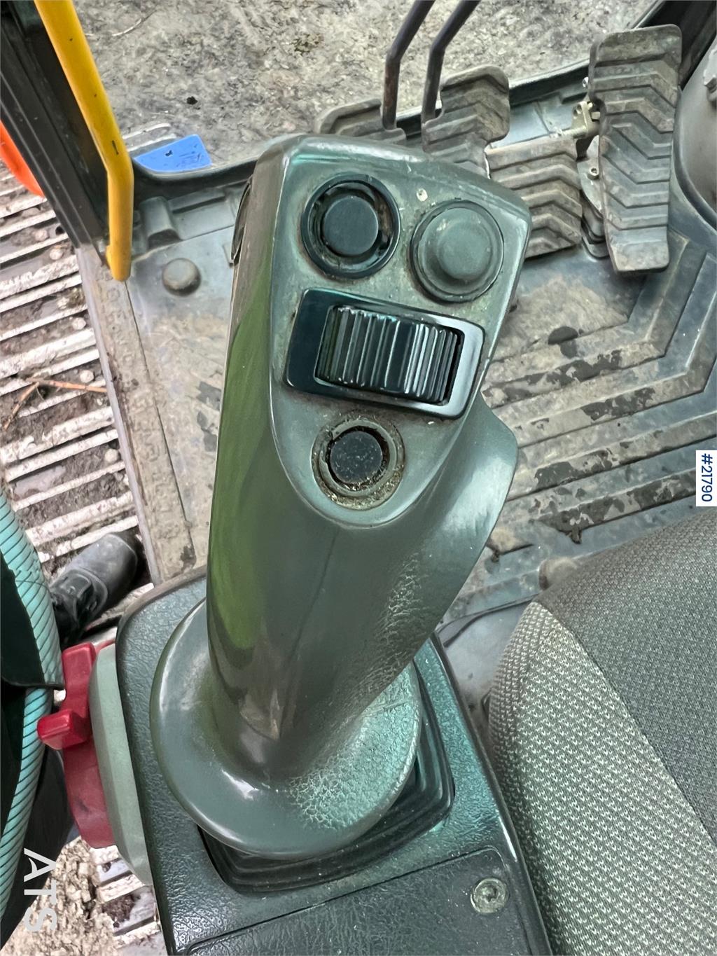 Volvo ec210cl excavator w/ rototilt, sanding bucket and