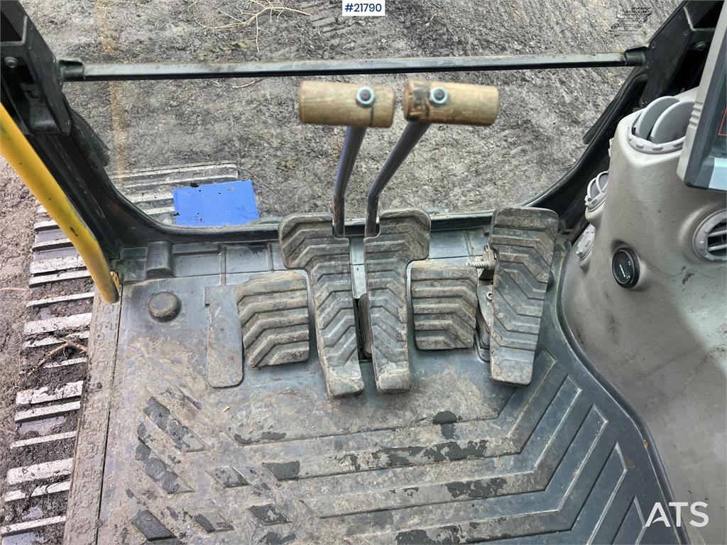 Volvo ec210cl excavator w/ rototilt, sanding bucket and