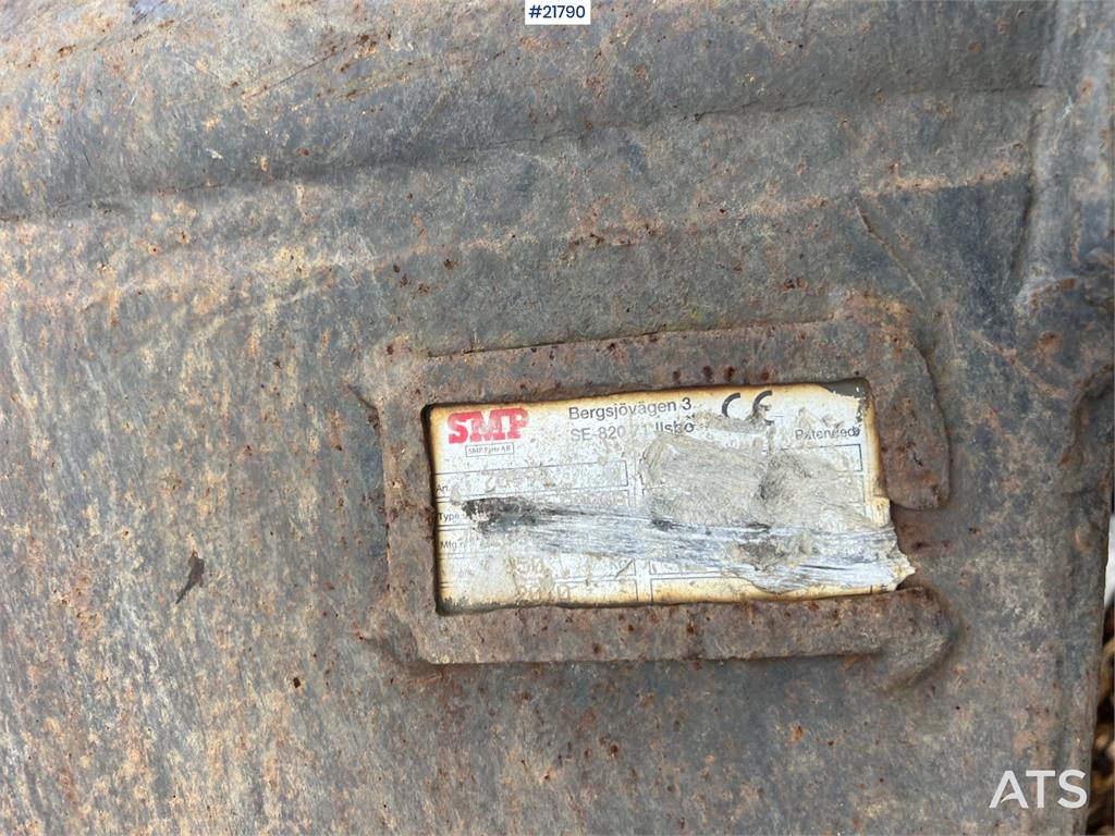 Volvo ec210cl excavator w/ rototilt, sanding bucket and