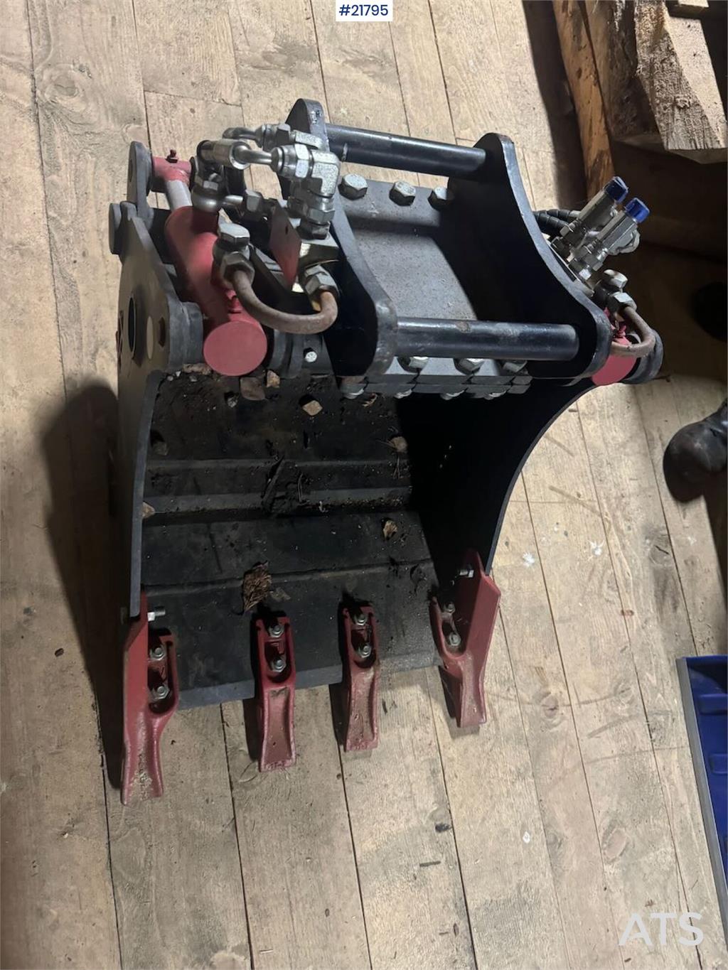 Kubota U17-3a Mini Excavator with 4 Buckets, Ripper, and