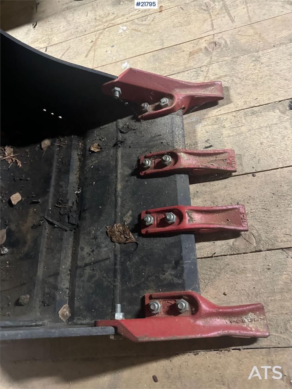 Kubota U17-3a Mini Excavator with 4 Buckets, Ripper, and