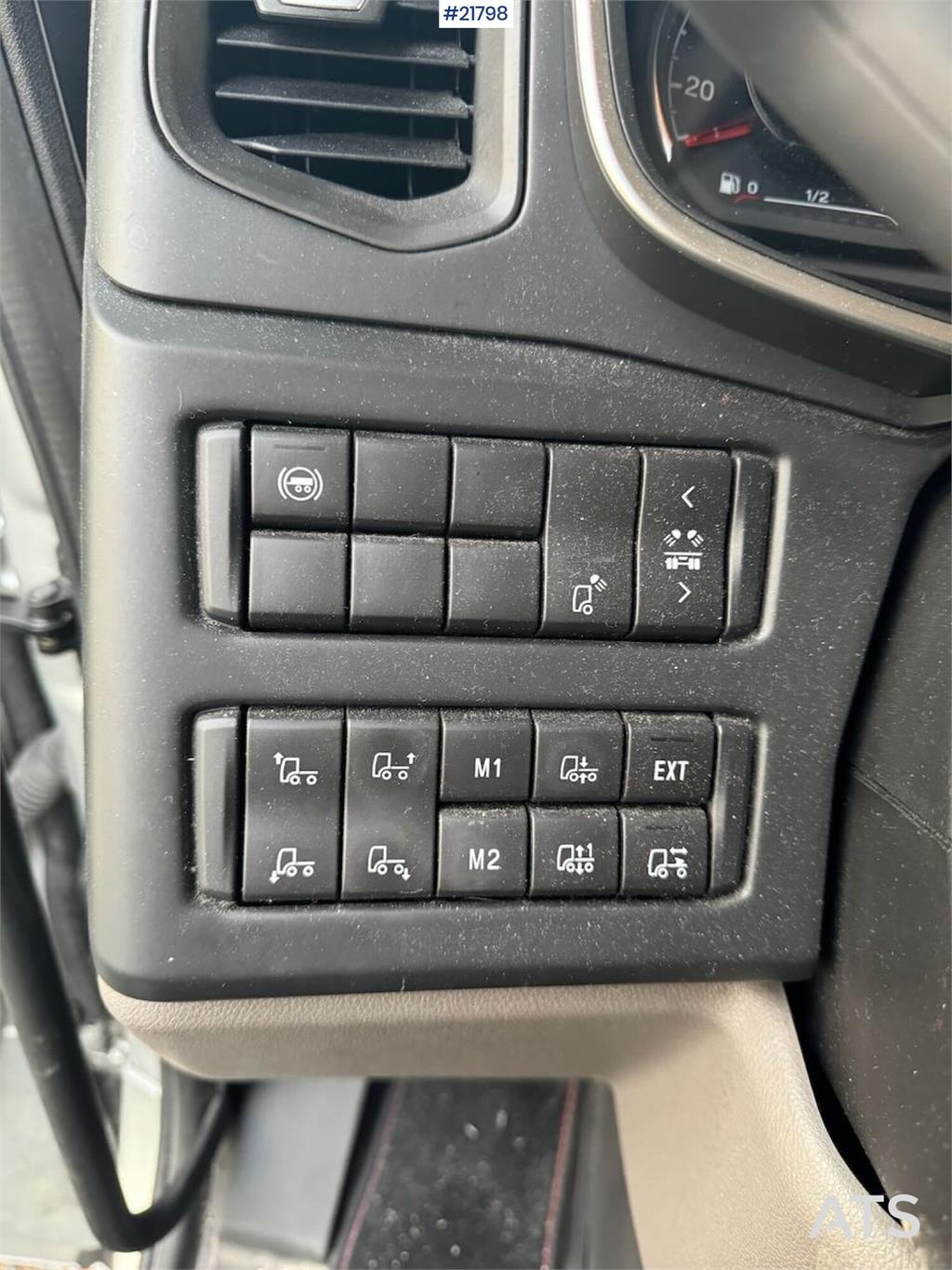 Scania R590 6x2 Tractor Unit with Walking Floor Hydraulic