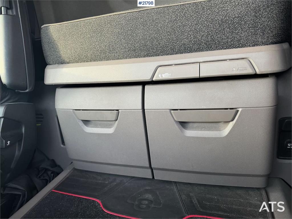 Scania R590 6x2 Tractor Unit with Walking Floor Hydraulic