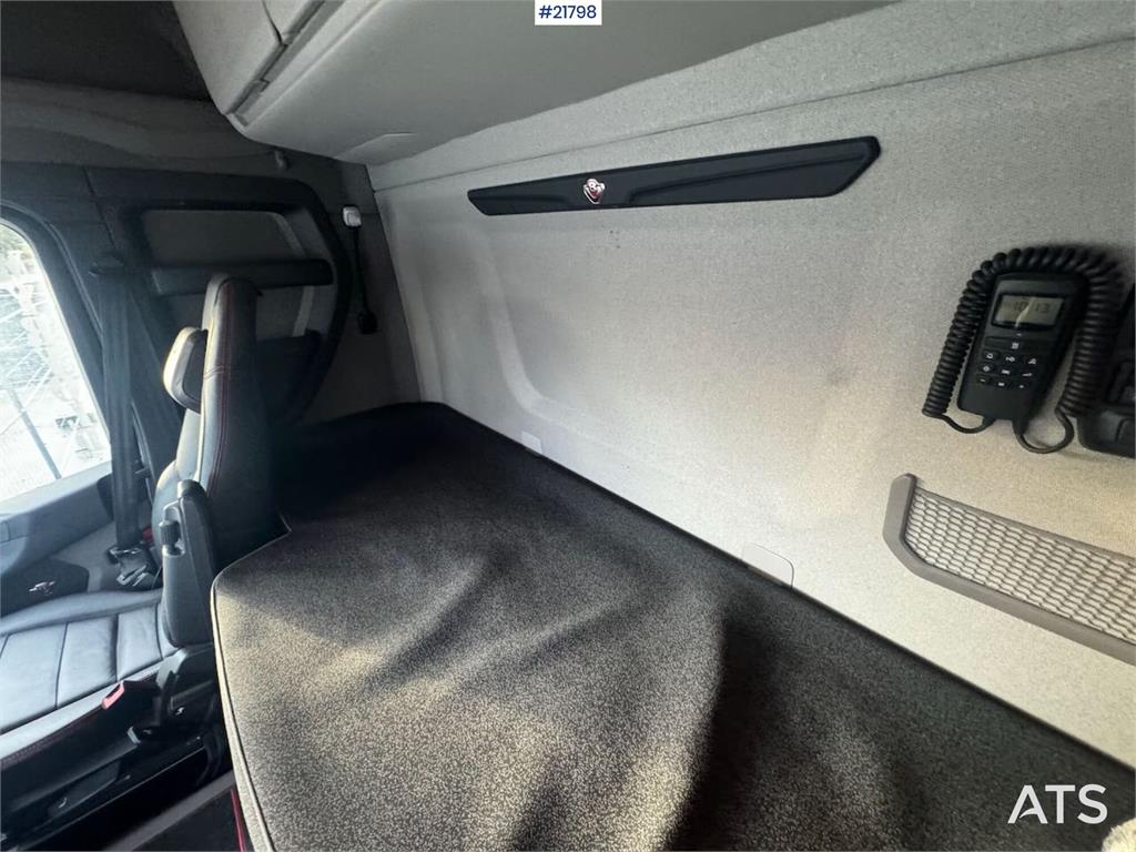 Scania R590 6x2 Tractor Unit with Walking Floor Hydraulic