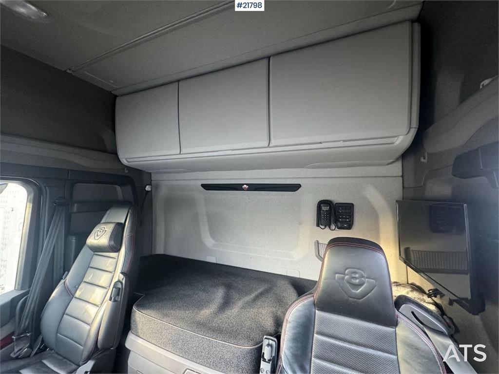 Scania R590 6x2 Tractor Unit with Walking Floor Hydraulic