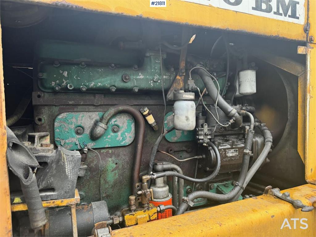 Volvo LM1240 wheel loader with snow bucket WATCH VIDEO