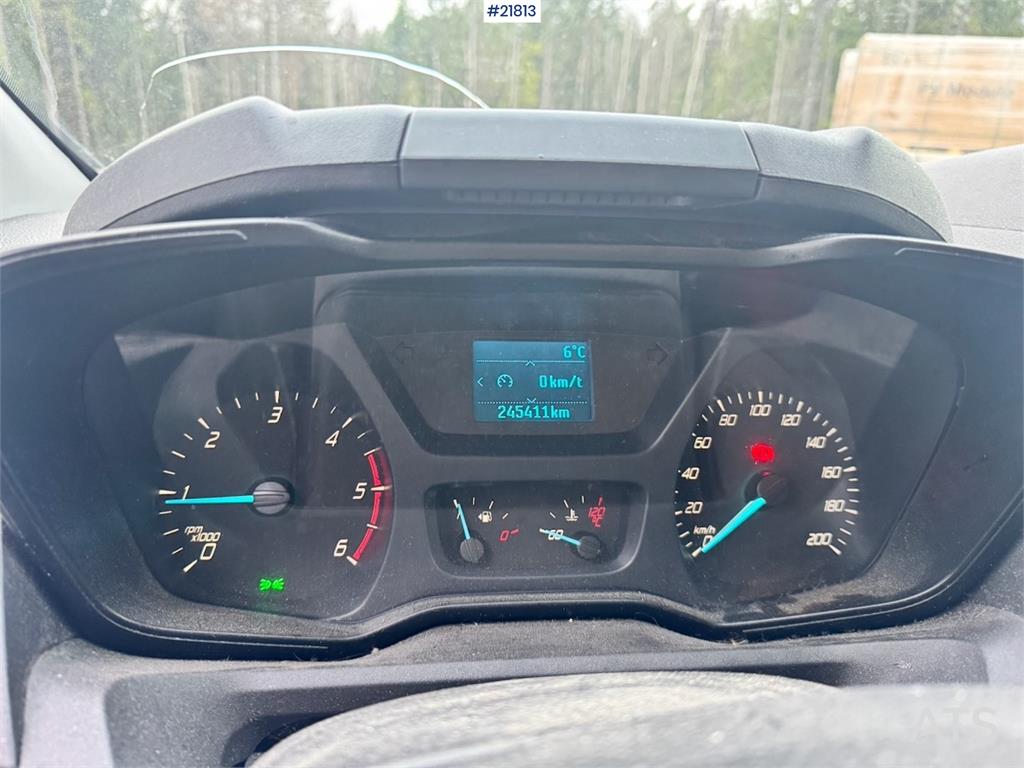 Ford Transit 4x2 Van with 2 Sets of Tires