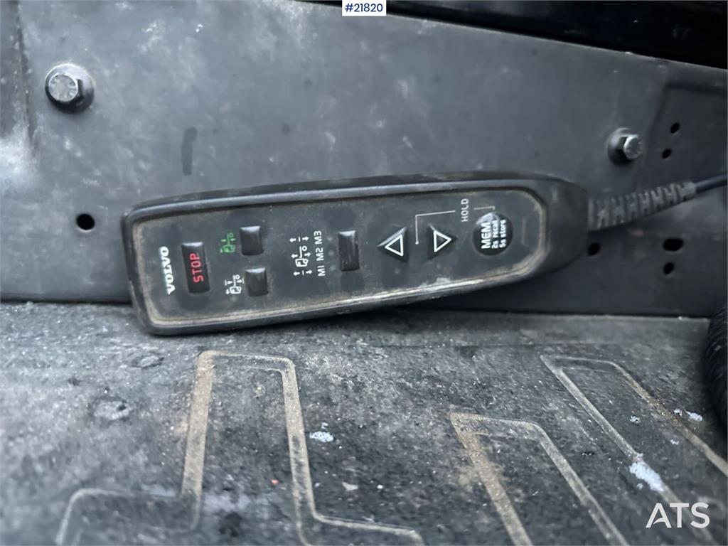 Volvo FH540 8x4 tipper w/ new dual clutch.