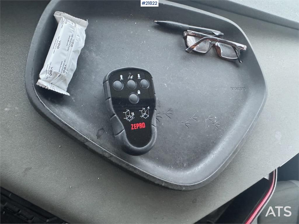 Volvo FH420 6x2 box truck. EU-approved. WATCH VIDEO