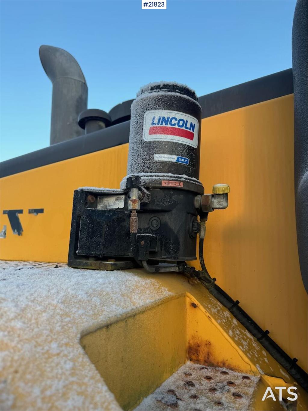 Volvo L110E Wheel Loader with Bucket WATCH VIDEO