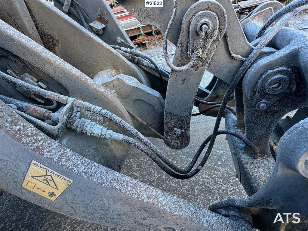 Volvo L110E Wheel Loader with Bucket WATCH VIDEO