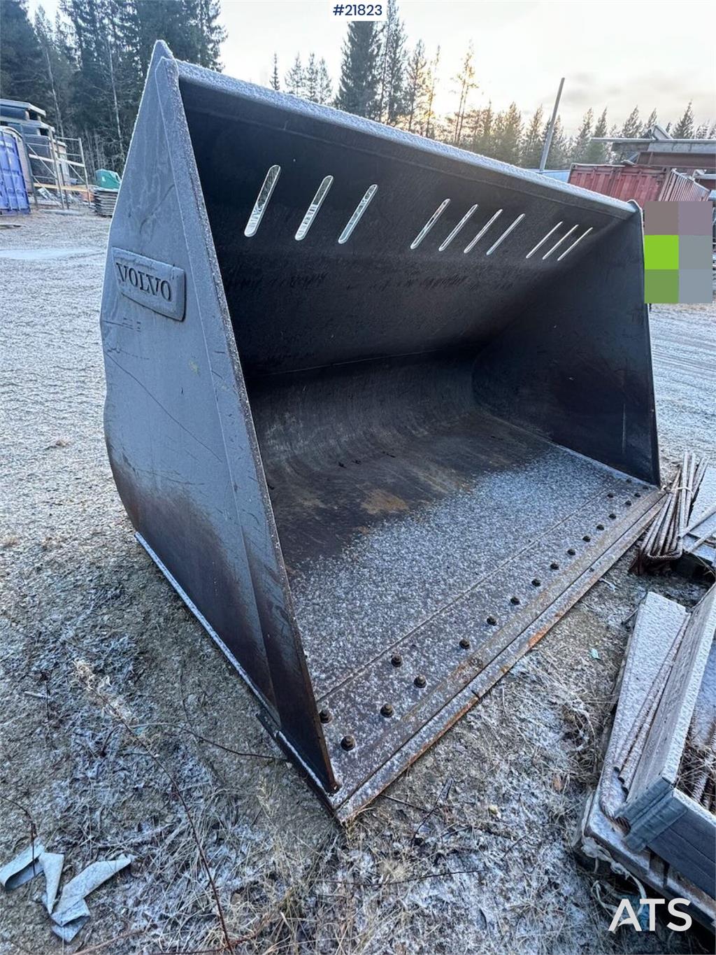 Volvo L110E Wheel Loader with Bucket WATCH VIDEO