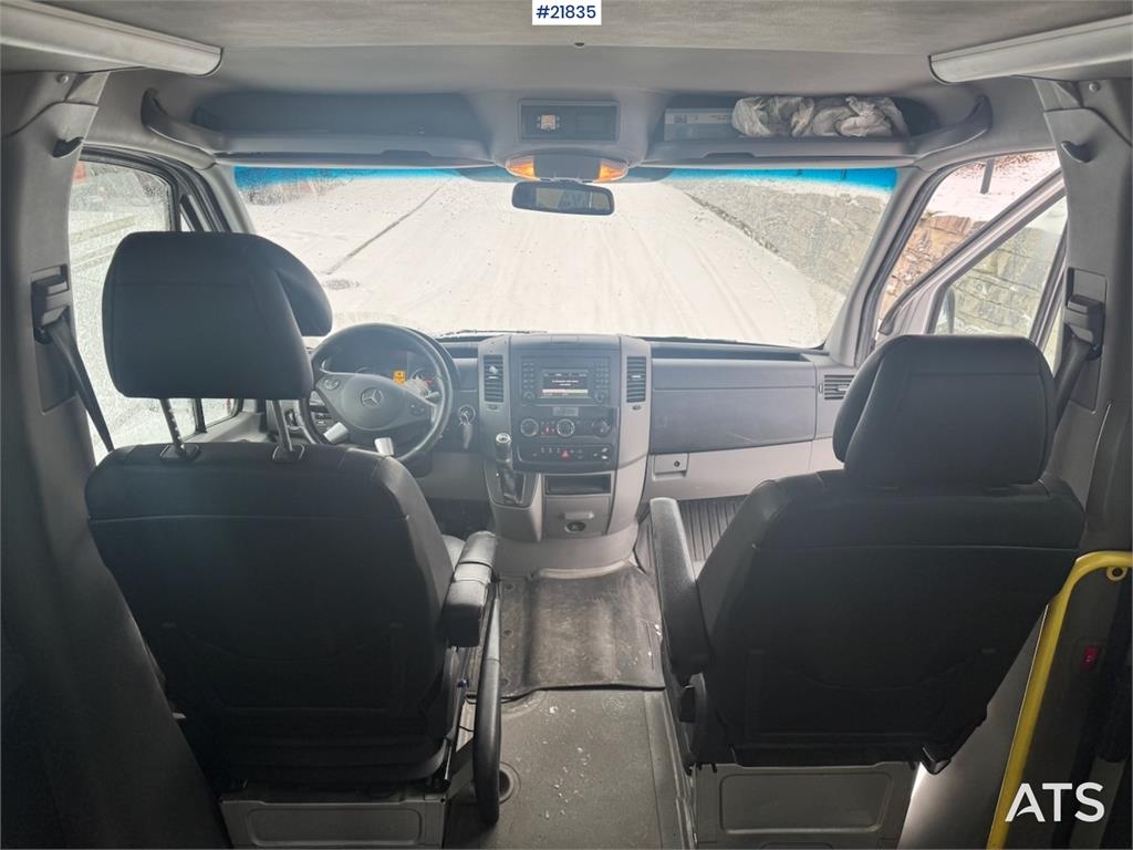 Mercedes-Benz Sprinter 316 Minibus – 9 seats and wheelchair ramp