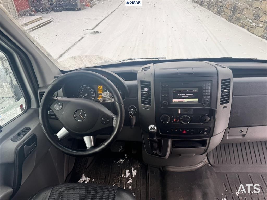 Mercedes-Benz Sprinter 316 Minibus – 9 seats and wheelchair ramp