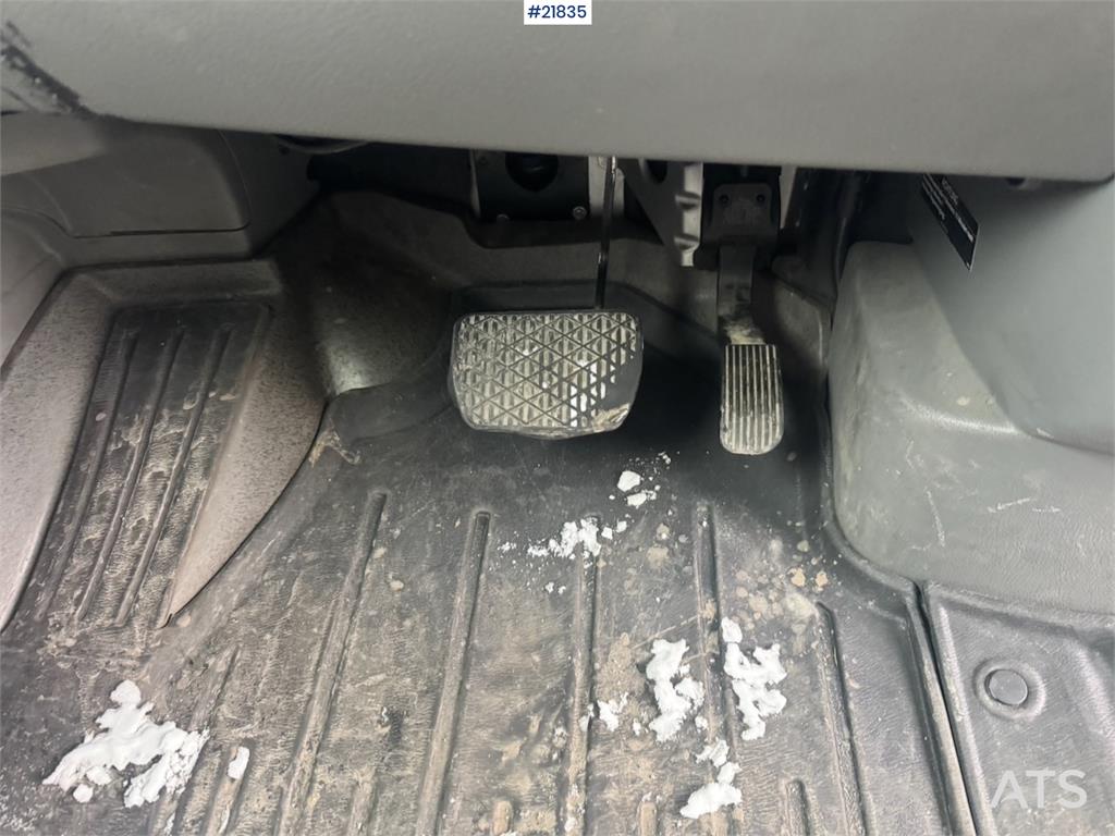 Mercedes-Benz Sprinter 316 Minibus – 9 seats and wheelchair ramp