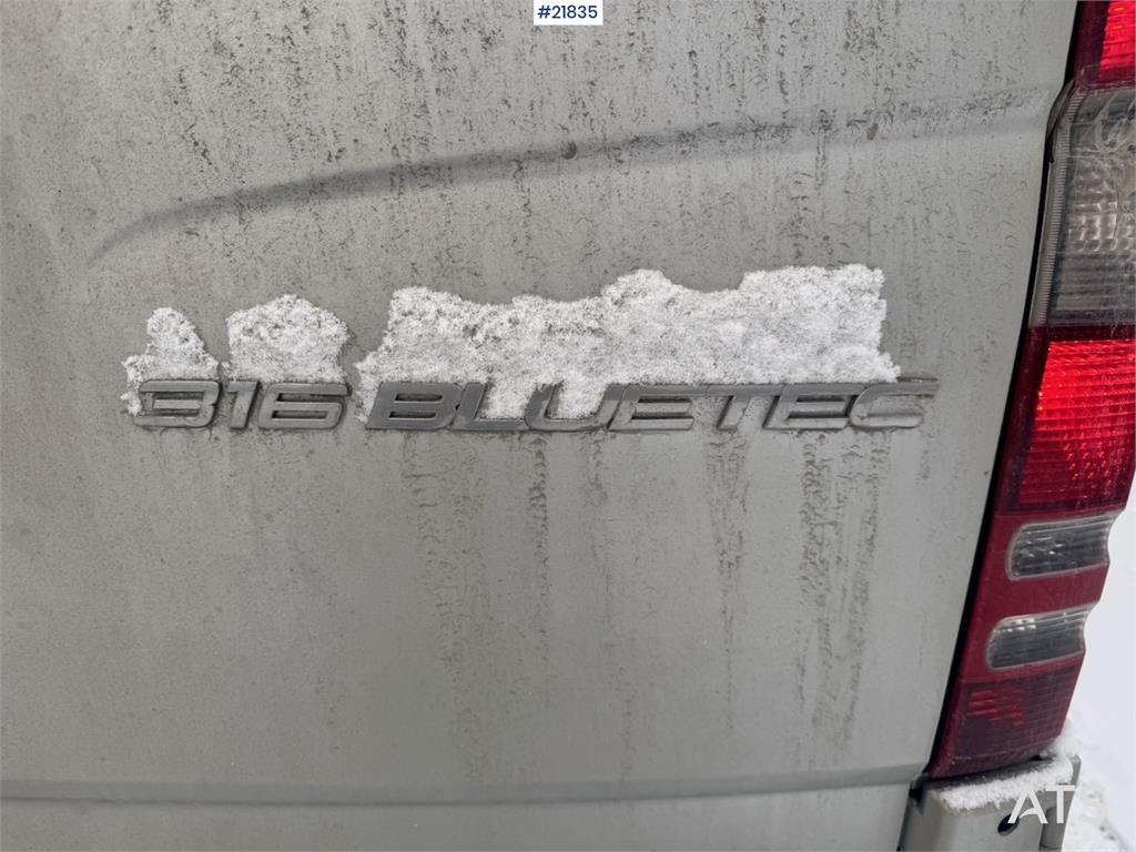 Mercedes-Benz Sprinter 316 Minibus – 9 seats and wheelchair ramp