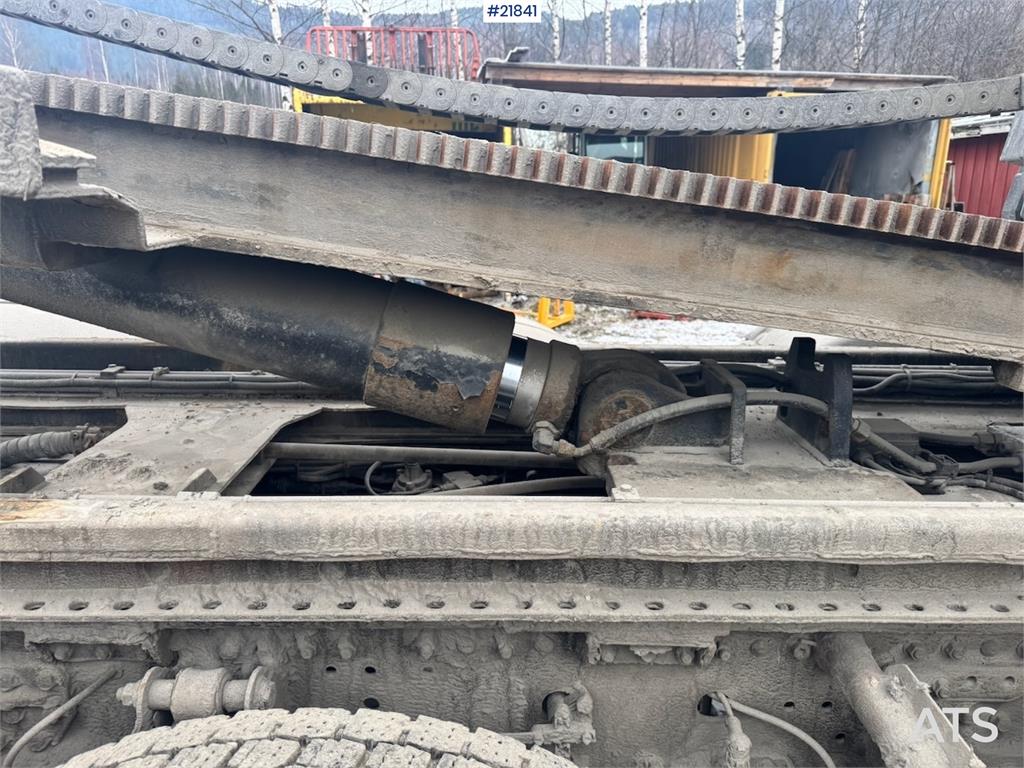 MAN TGX 35.540 Tridem hook truck with crane hydraulics