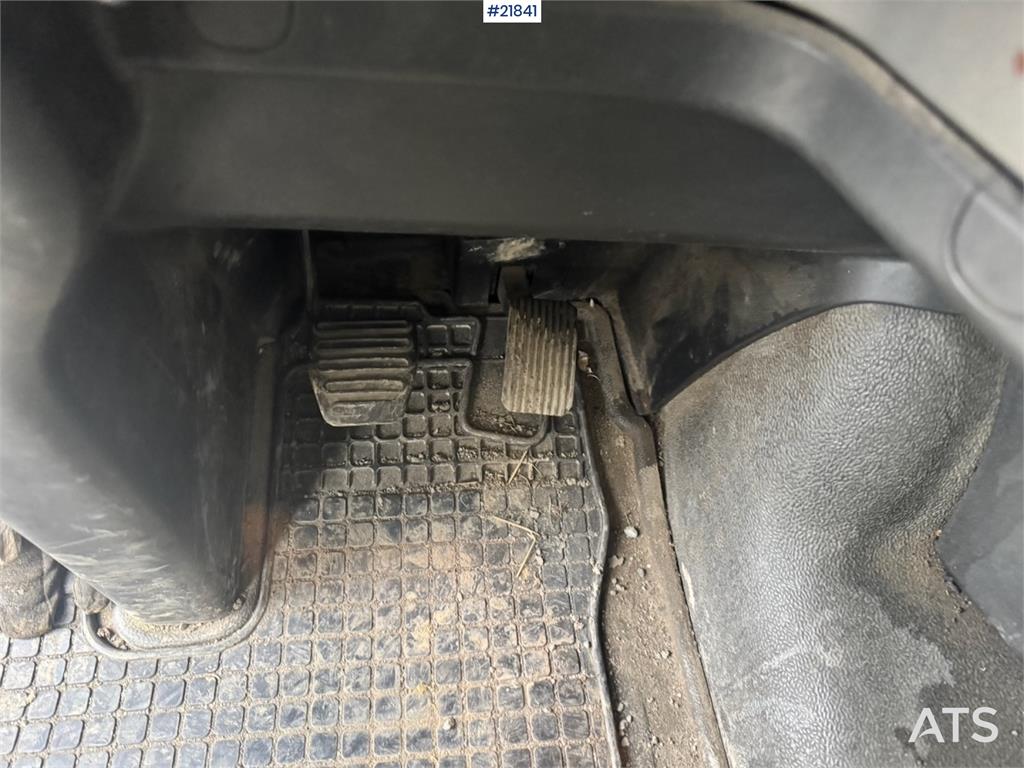 MAN TGX 35.540 Tridem hook truck with crane hydraulics