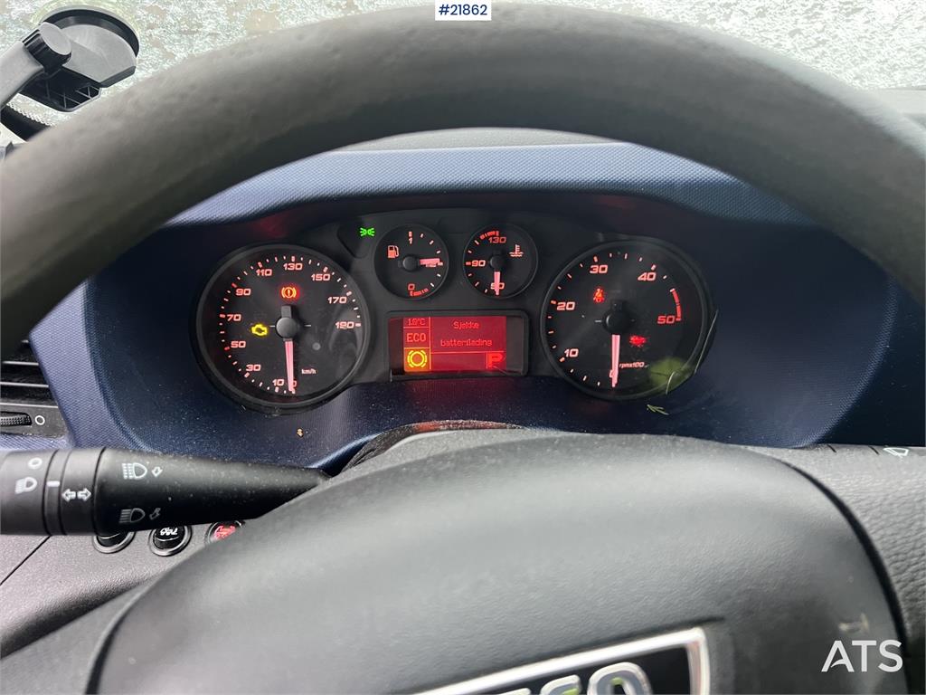 Iveco Daily box van w/ lift