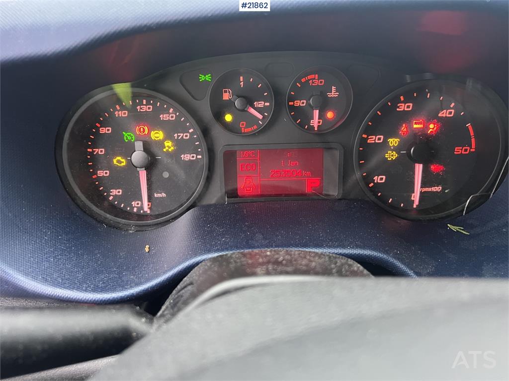 Iveco Daily box van w/ lift