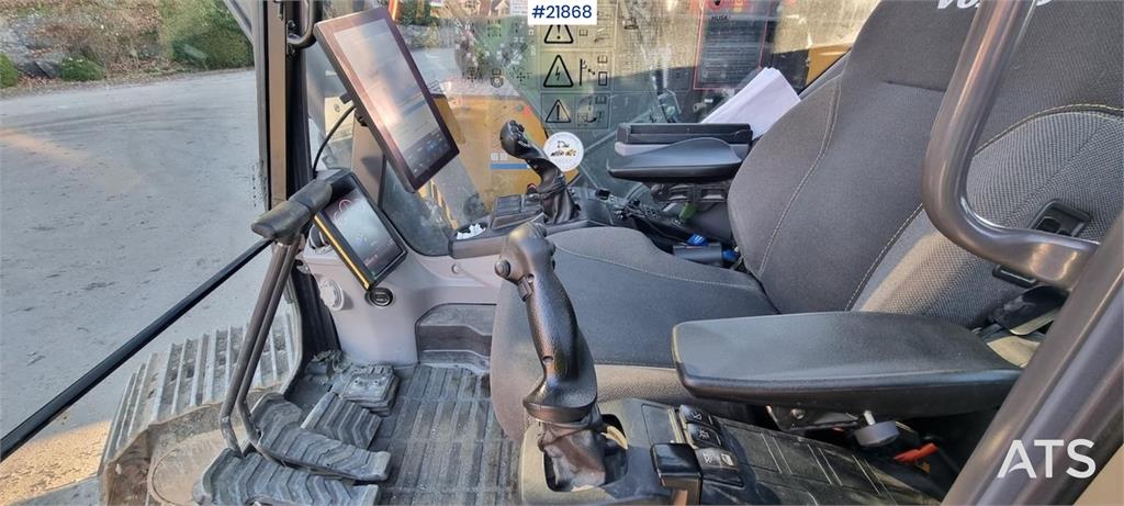 Volvo ECR235 EL excavator w/ digging bucket, sanding buc