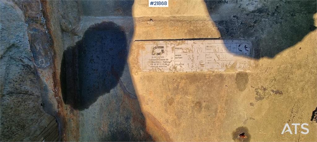 Volvo ECR235 EL excavator w/ digging bucket, sanding buc