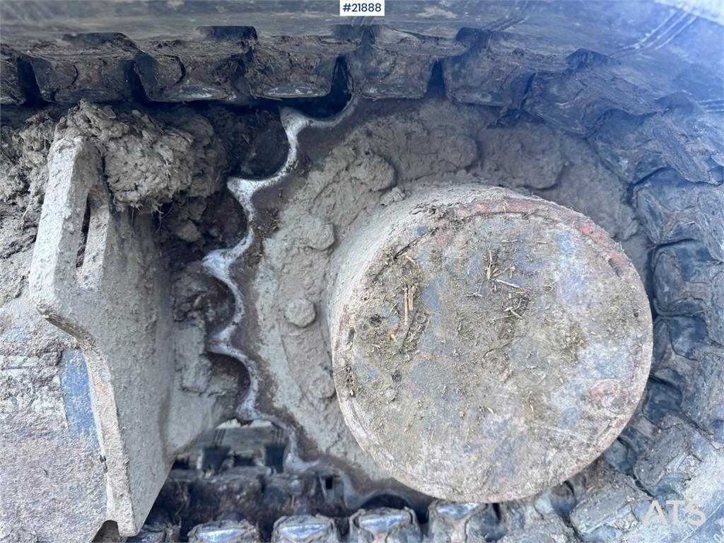 Kobelco SK55SRX-6 with Rototilt and 3 buckets. 2330 hours!