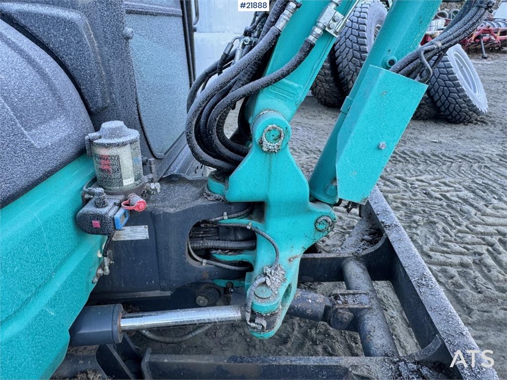Kobelco SK55SRX-6 with Rototilt and 3 buckets. 2330 hours!