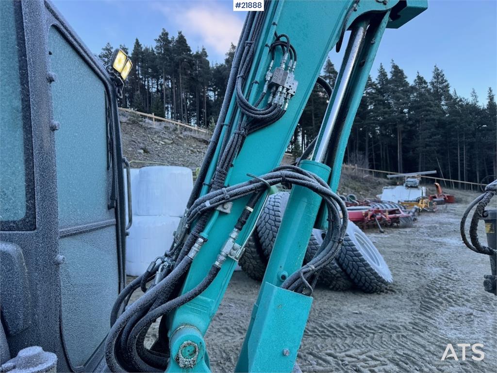 Kobelco SK55SRX-6 with Rototilt and 3 buckets. 2330 hours!